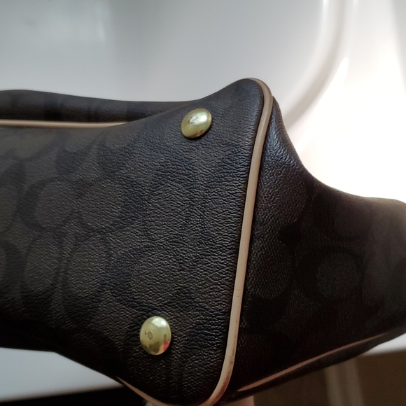 Coach - Picture 8 of 8